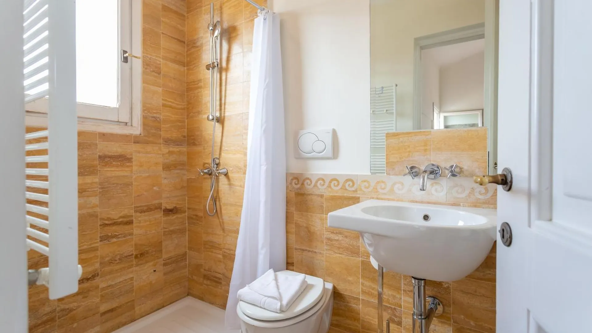 Roma Maxima: Amazing View Of The Roman Forum Apartment Italy