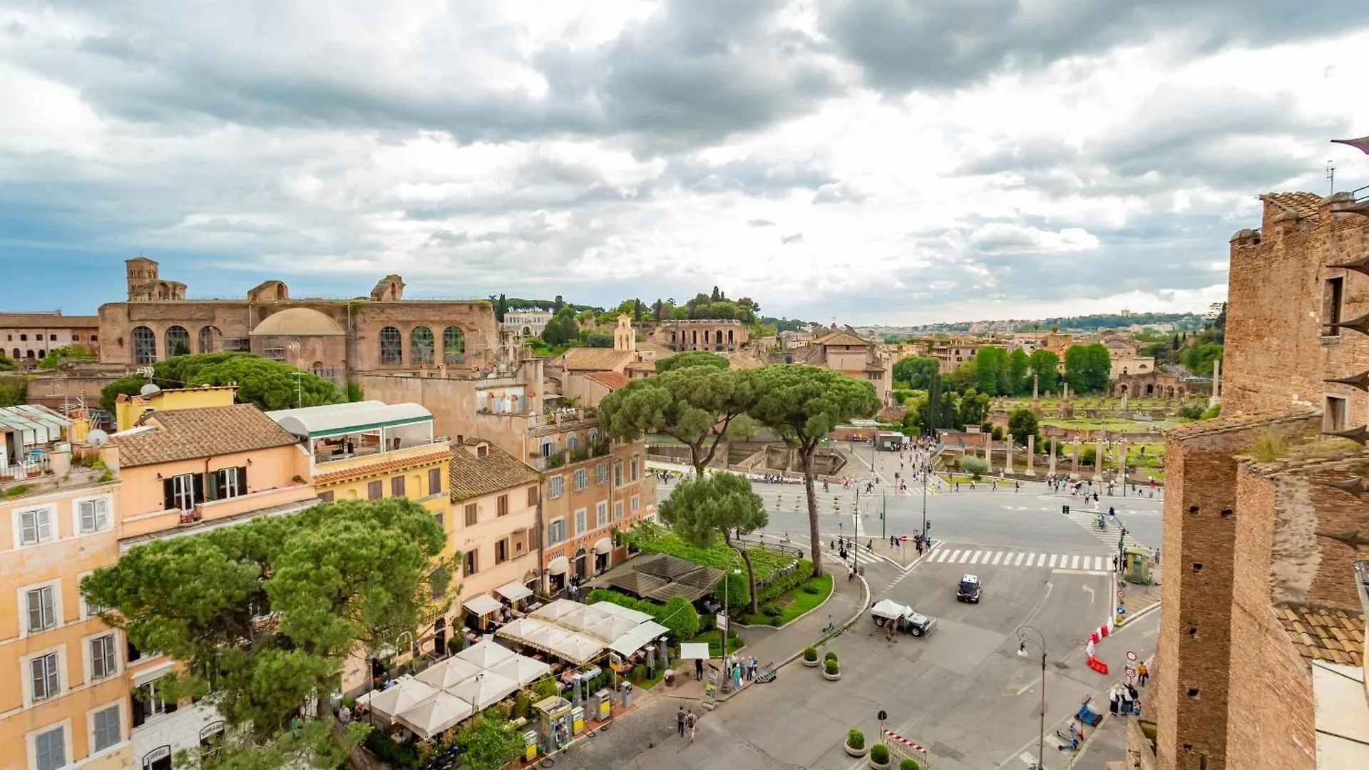 Roma Maxima: Amazing View Of The Roman Forum Apartment 0*, Rome Italy
