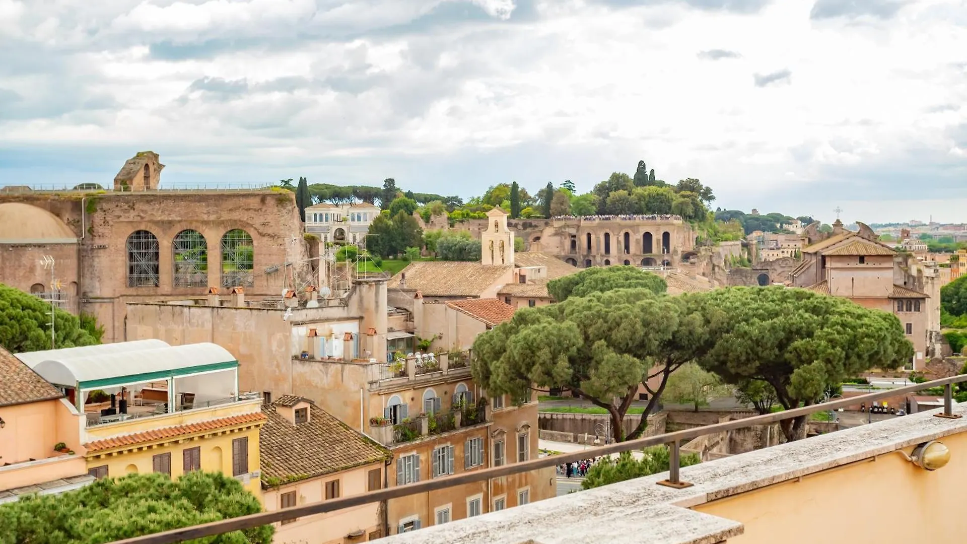 Roma Maxima: Amazing View Of The Roman Forum Apartment